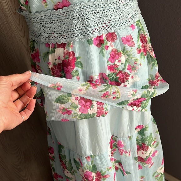 Beautiful Floral Maxi Dress NWT - Picture 6 of 16
